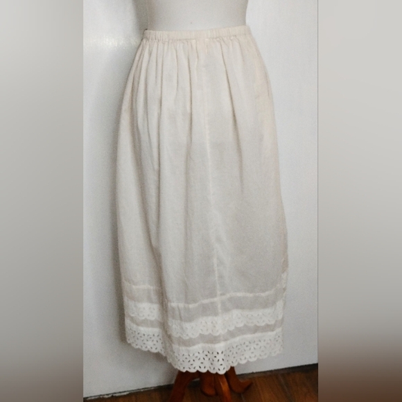 COTTON PINS & NEEDLES LACE SKIRT - Picture 3 of 6